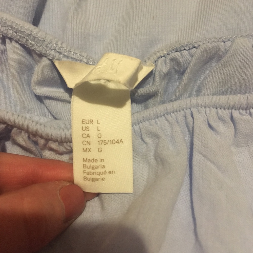H&M Ruffled Top- Size Large - Picture 2 of 3